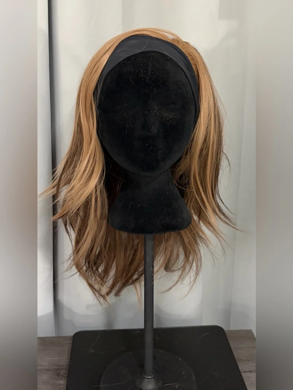 New CHELSEY SMITH CROWN Headband Wig Soft Brunette Chestnut Long Layers